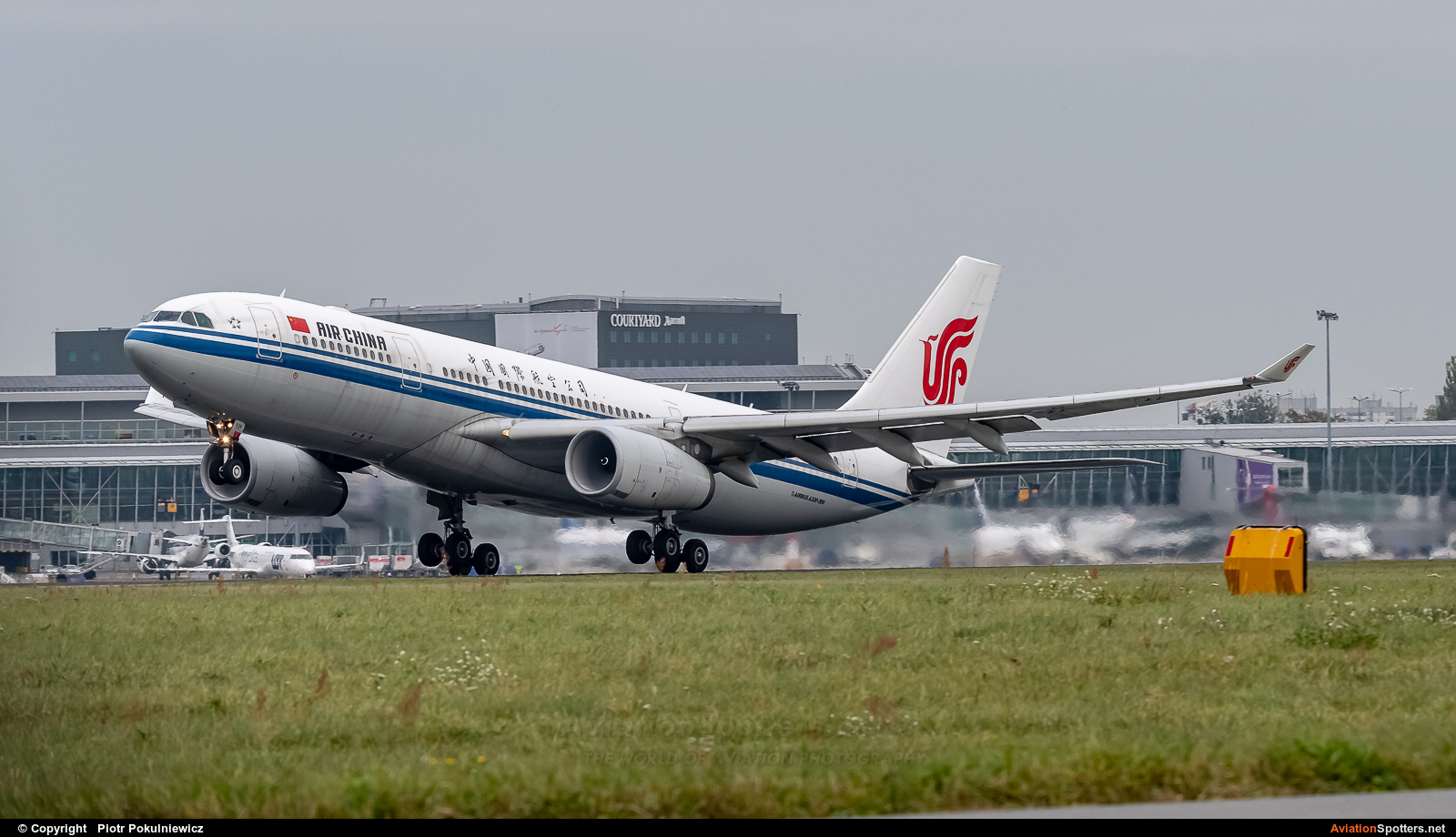 Air China  -  A330-200  (A-6536) By Piotr Pokulniewicz (Piciu)