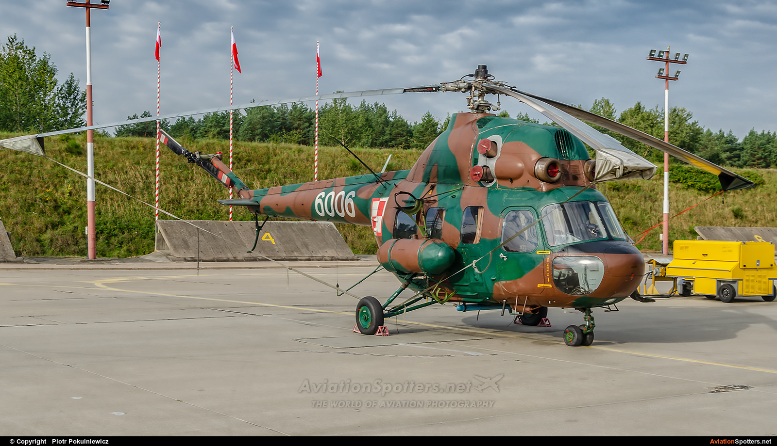 Poland - Air Force  -  Mi-2  (6006) By Piotr Pokulniewicz (Piciu)