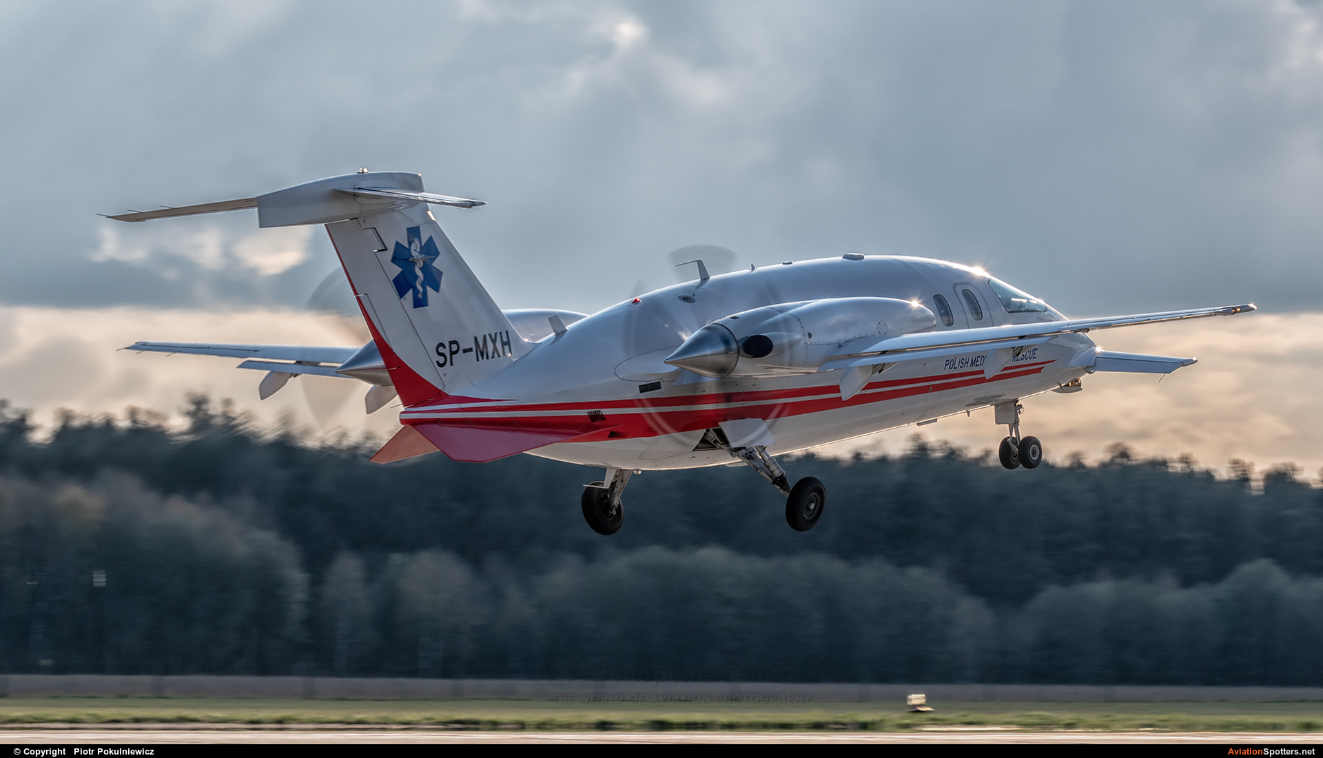 Polish Medical Air Rescue - Lotnicze Pogotowie Ratunkowe  -  P.180 Avanti I & II  (SP-MXH) By Piotr Pokulniewicz (Piciu)