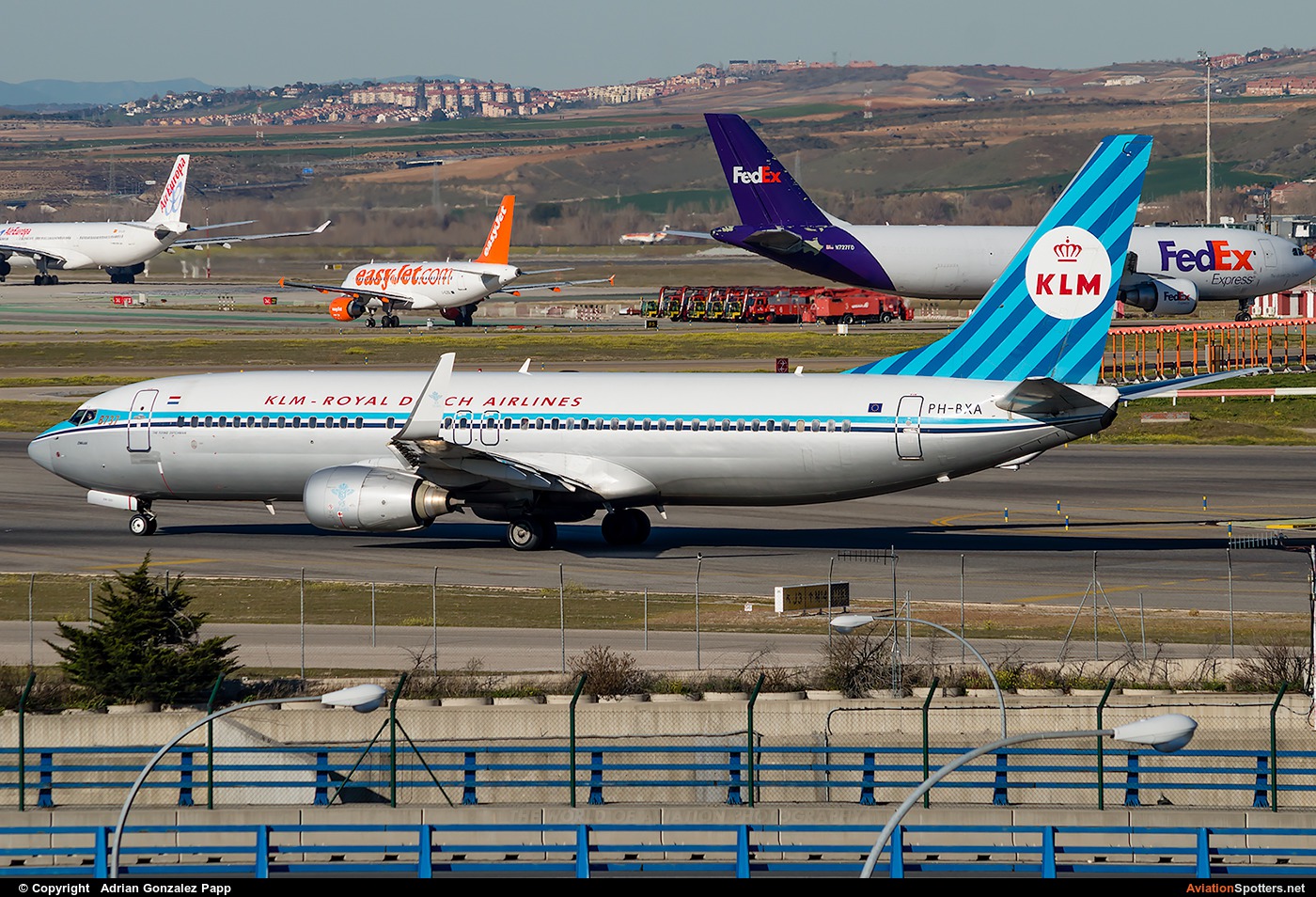 KLM  -  737-800  (PH-BXA) By Adrian Gonzalez Papp (agp12)