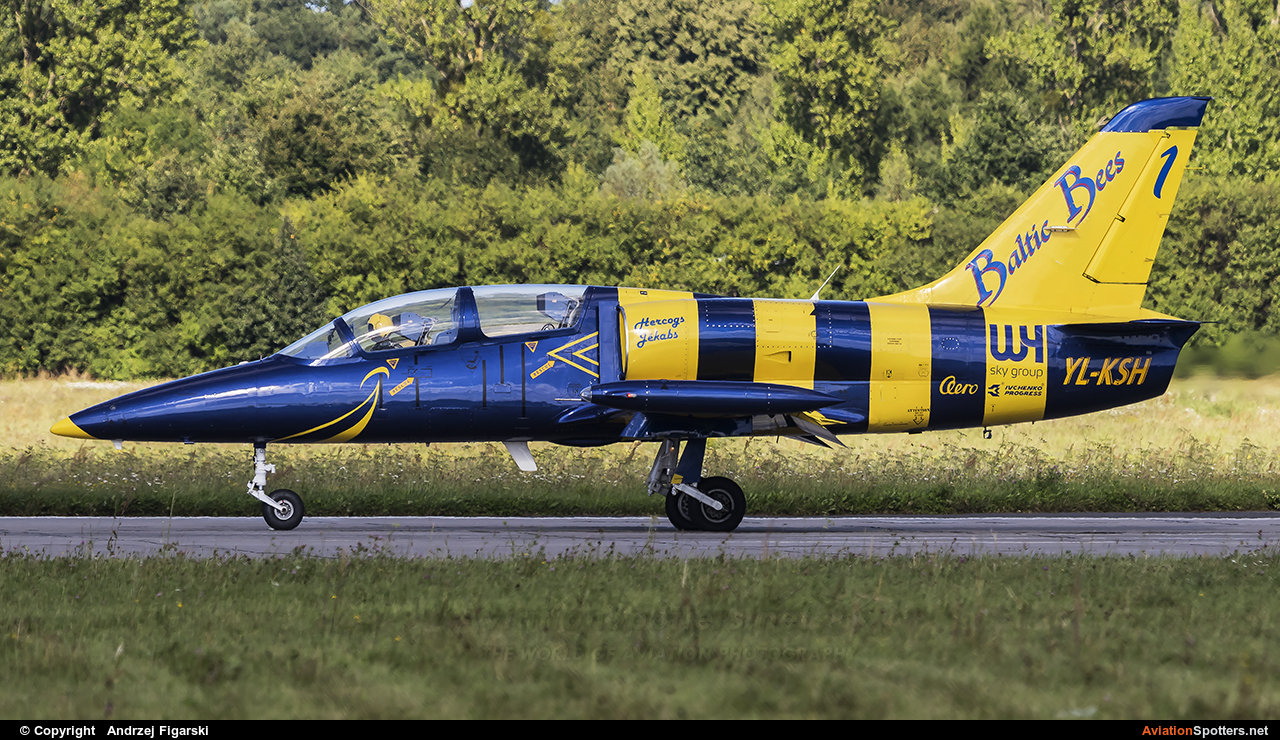Baltic Bees Jet Team  -  L-39C Albatros  (YL-KSH) By Andrzej Figarski (Figarski)