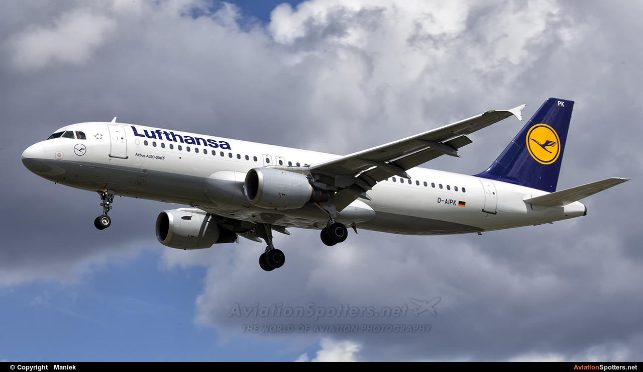 Lufthansa  -  A320  (D-AIPK) By Maniek (Maniek)