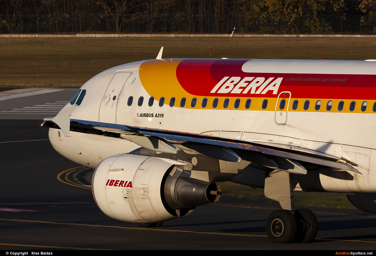 Iberia  -  A319-111  (EC-KBX) By Kiss Balázs (Gastrospotter)