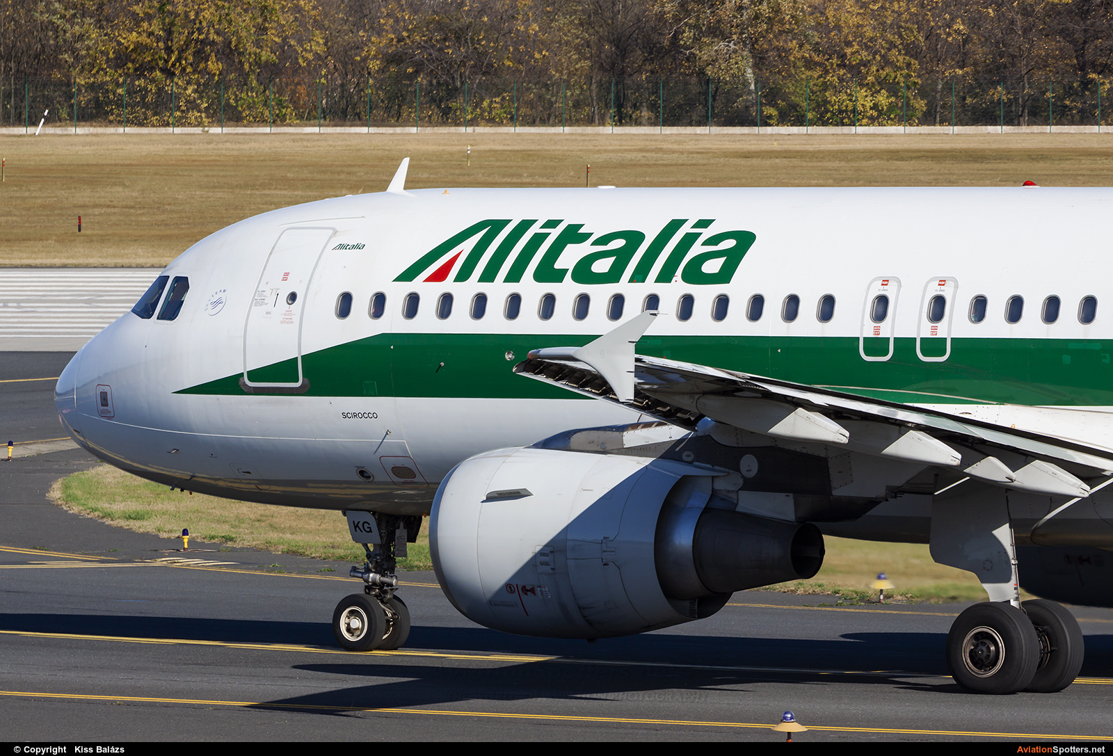 Alitalia  -  A320-214  (EI-IKG) By Kiss Balázs (Gastrospotter)