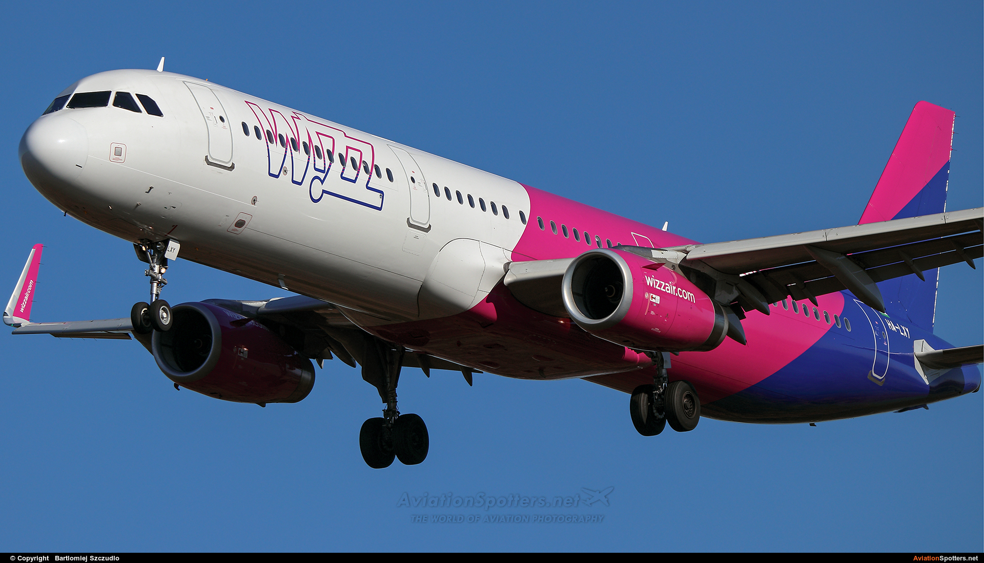 Wizz Air  -  A321-231  (HA-LXY) By Bartlomiej Szczudlo  (BartekSzczudlo)