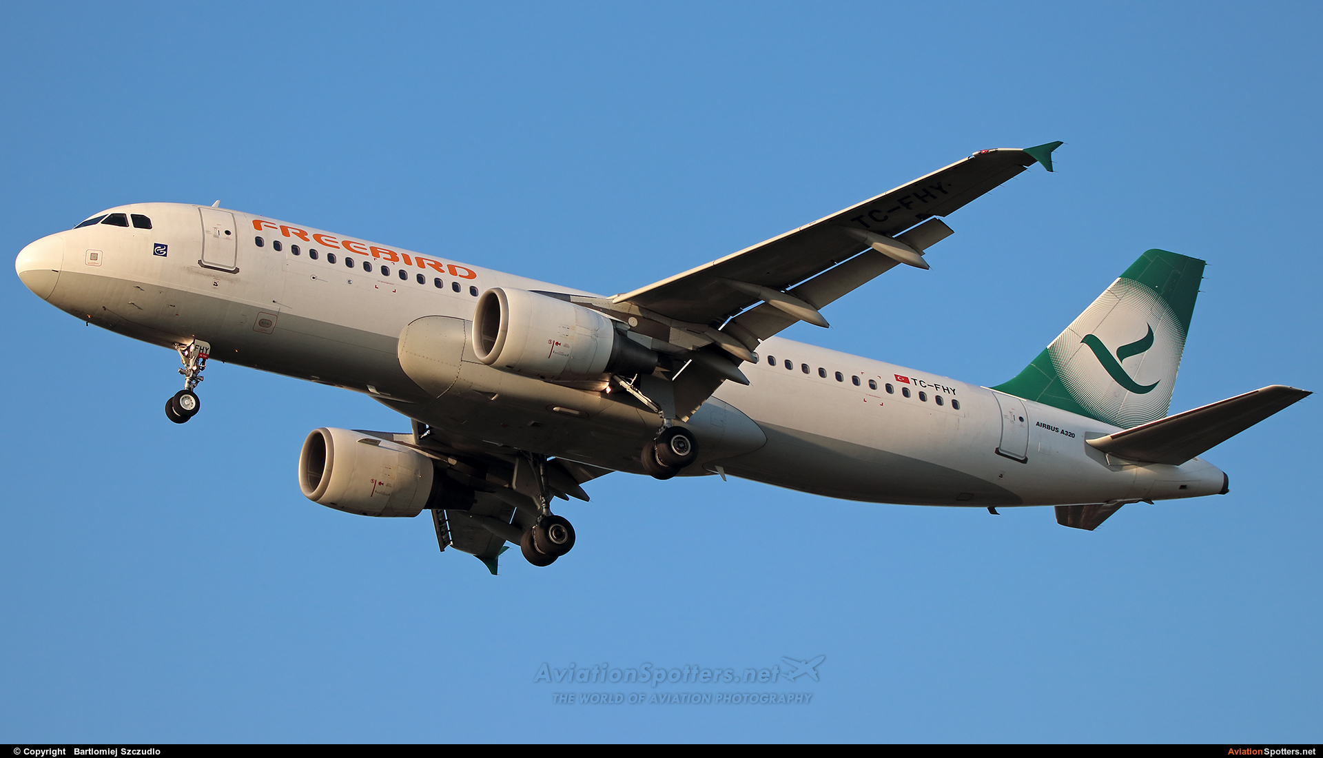 FreeBird Airlines  -  A320-214  (TC-FHY) By Bartlomiej Szczudlo  (BartekSzczudlo)