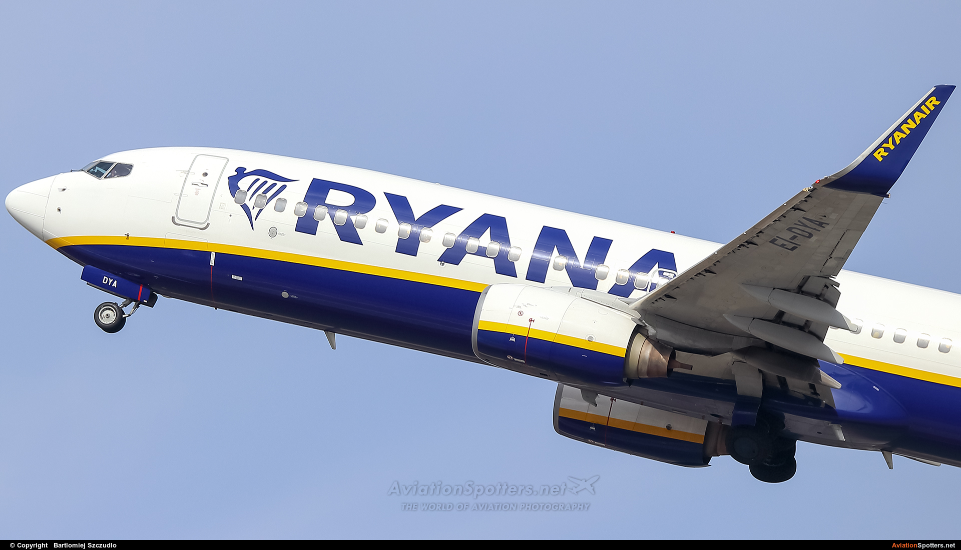 Ryanair  -  737-800  (EI-DYA) By Bartlomiej Szczudlo  (BartekSzczudlo)