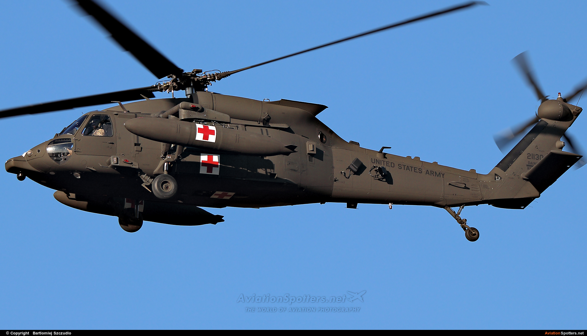   UH-60M Black Hawk  (20-21130) By Bartlomiej Szczudlo  (BartekSzczudlo)