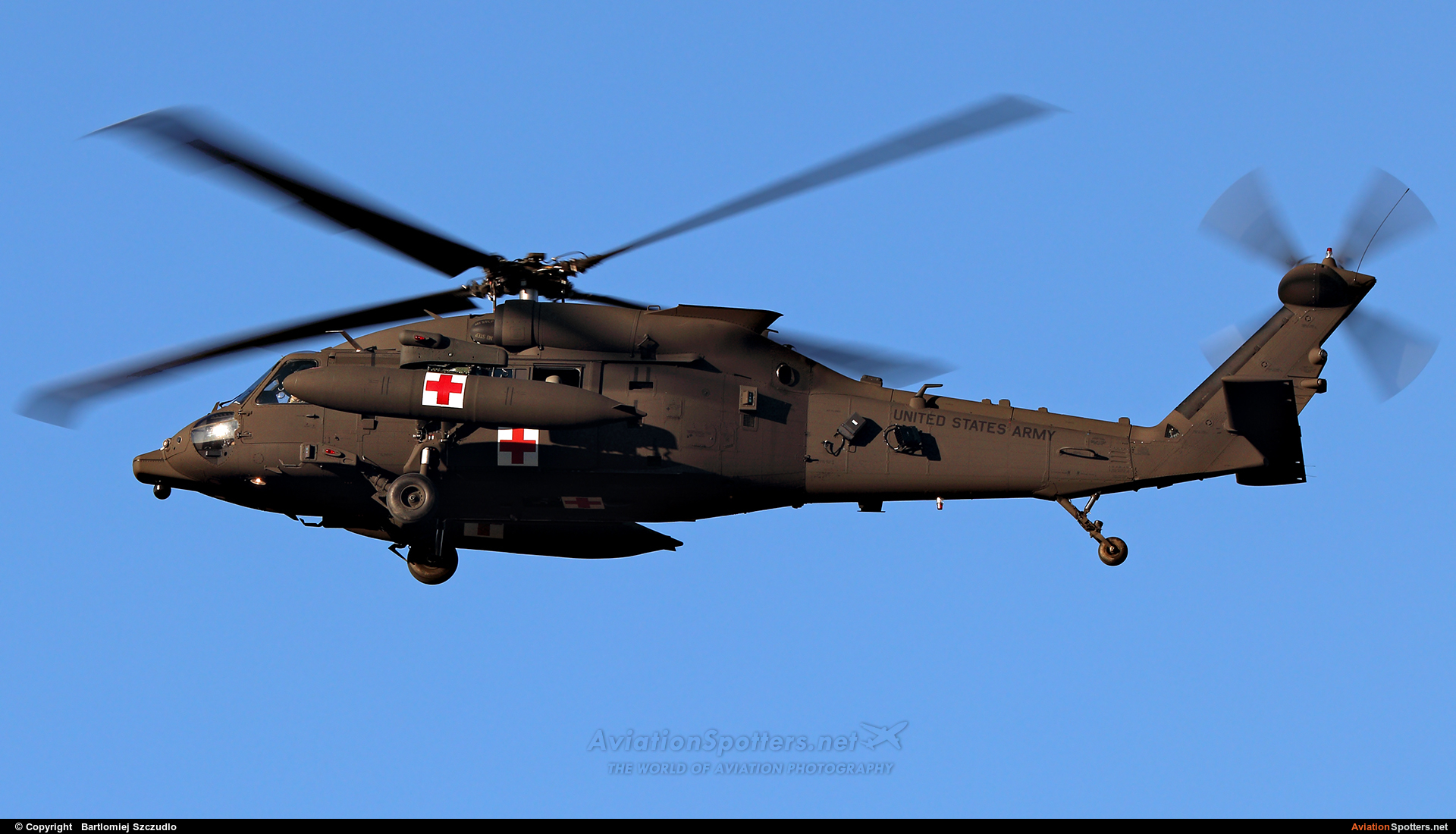   UH-60M Black Hawk  (20-21128) By Bartlomiej Szczudlo  (BartekSzczudlo)