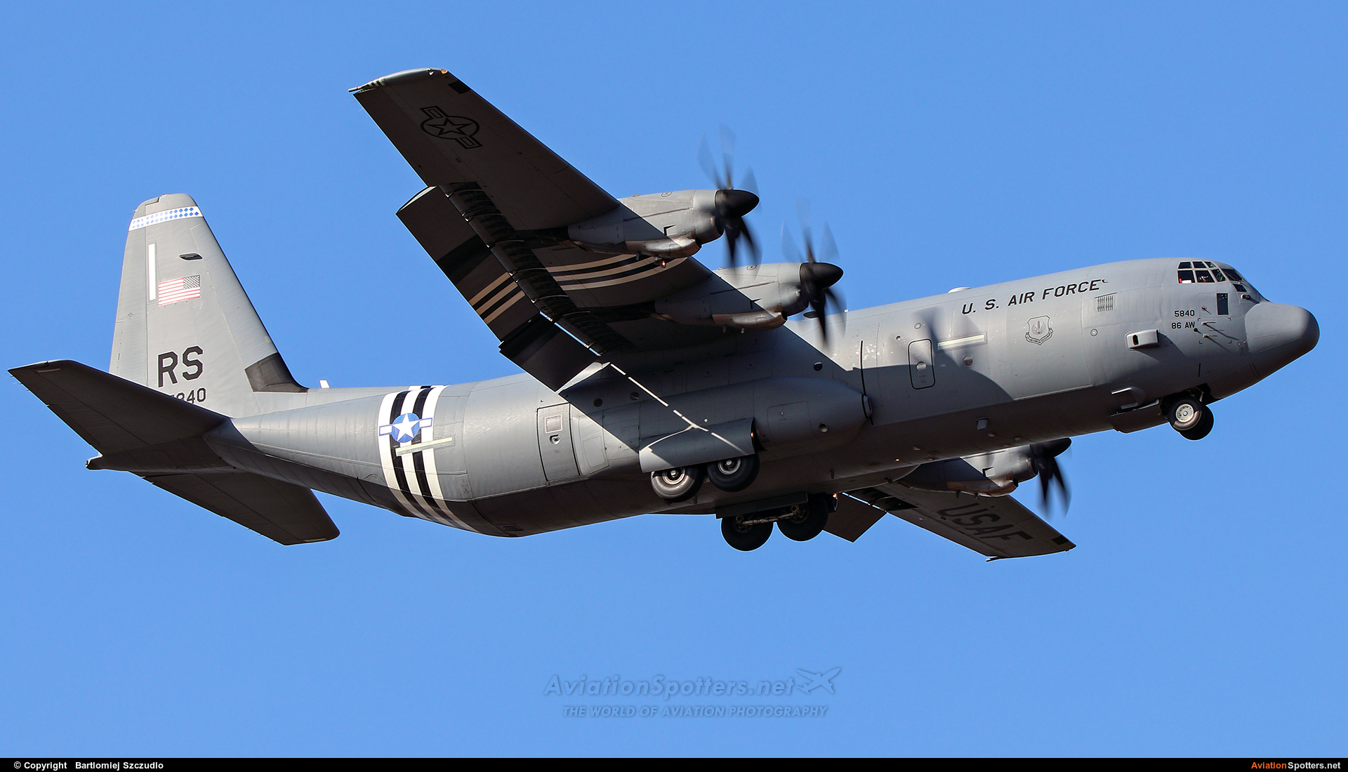 USA - Air Force  -  C-130J Hercules  (16-5840) By Bartlomiej Szczudlo  (BartekSzczudlo)
