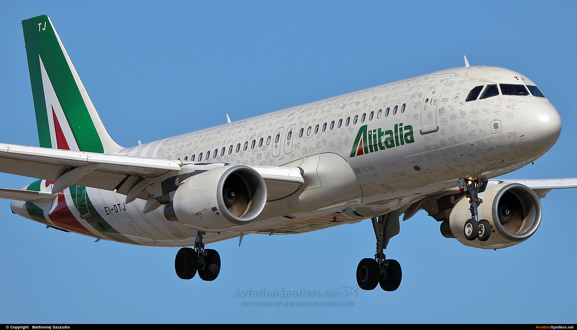 Alitalia  -  A320  (EI-DTJ) By Bartlomiej Szczudlo  (BartekSzczudlo)