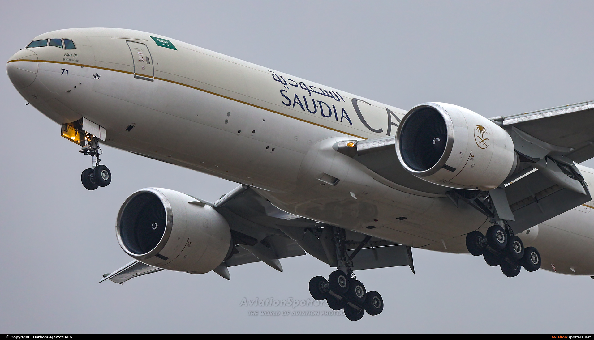 Saudi Arabian Airlines  -  777-300ER  (HZ-AK71) By Bartlomiej Szczudlo  (BartekSzczudlo)