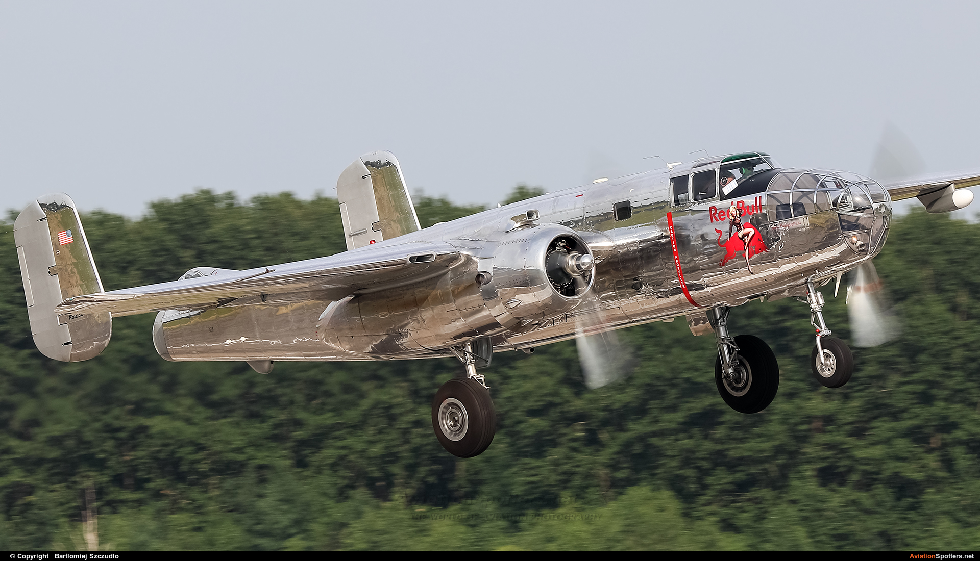 The Flying Bulls  -  B-25J Mitchell  (N6123C) By Bartlomiej Szczudlo  (BartekSzczudlo)