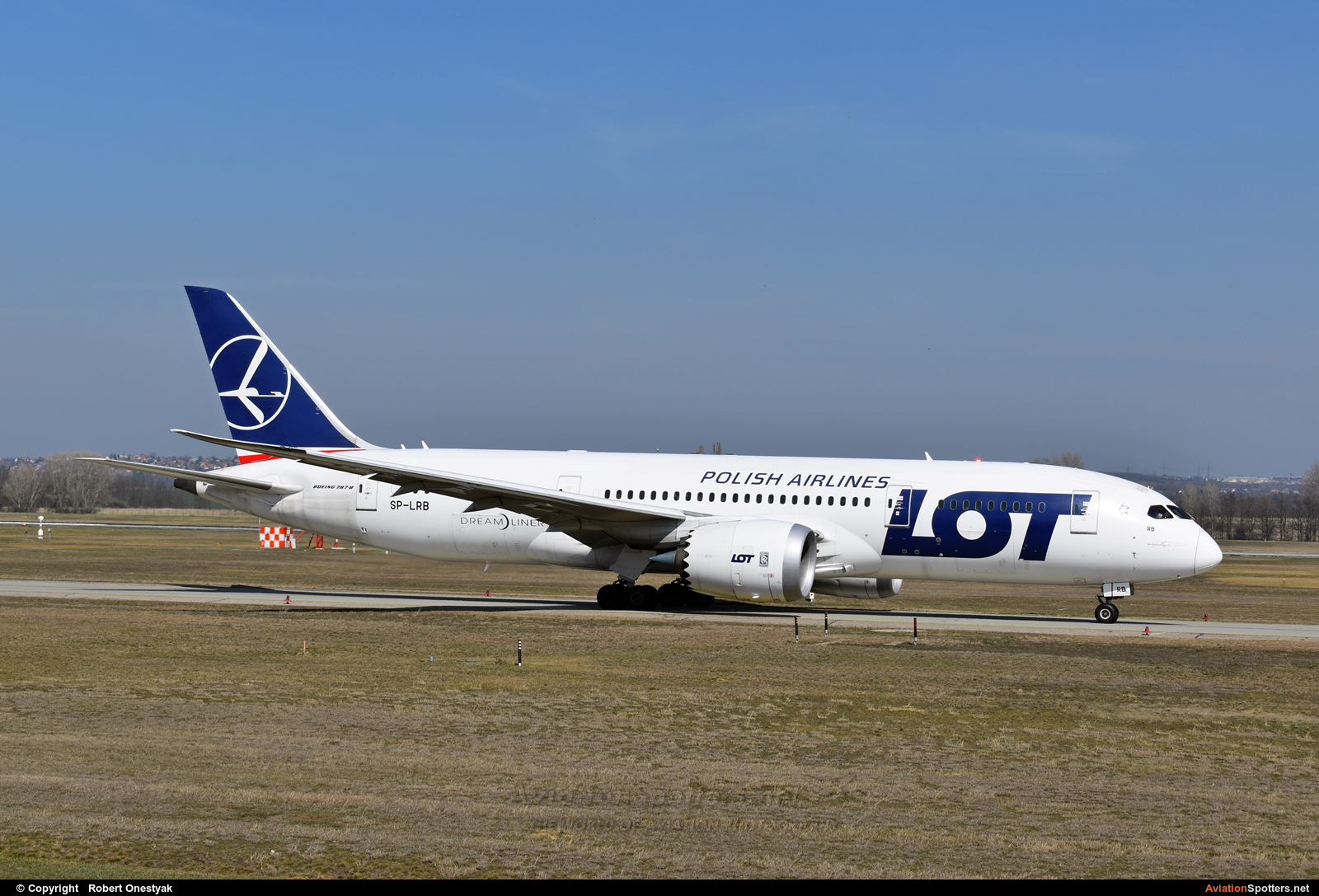 LOT - Polish Airlines  -  787-8 Dreamliner  (SP-LRB) By Robert Onestyak (Robert.814)