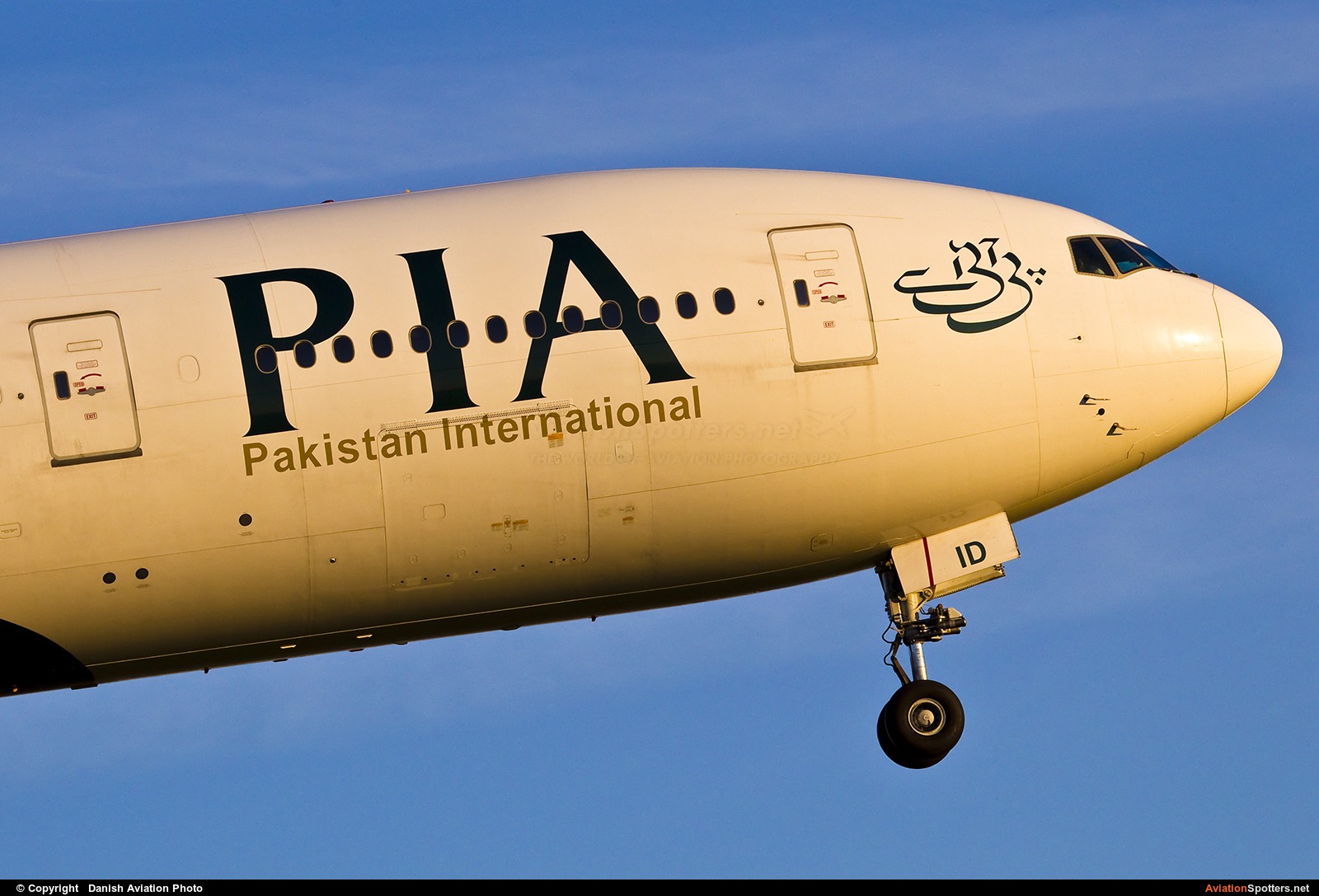 PIA - Pakistan International Airlines  -  777-300ER  (AP-BID) By Danish Aviation Photo (Danish Aviation Photo)
