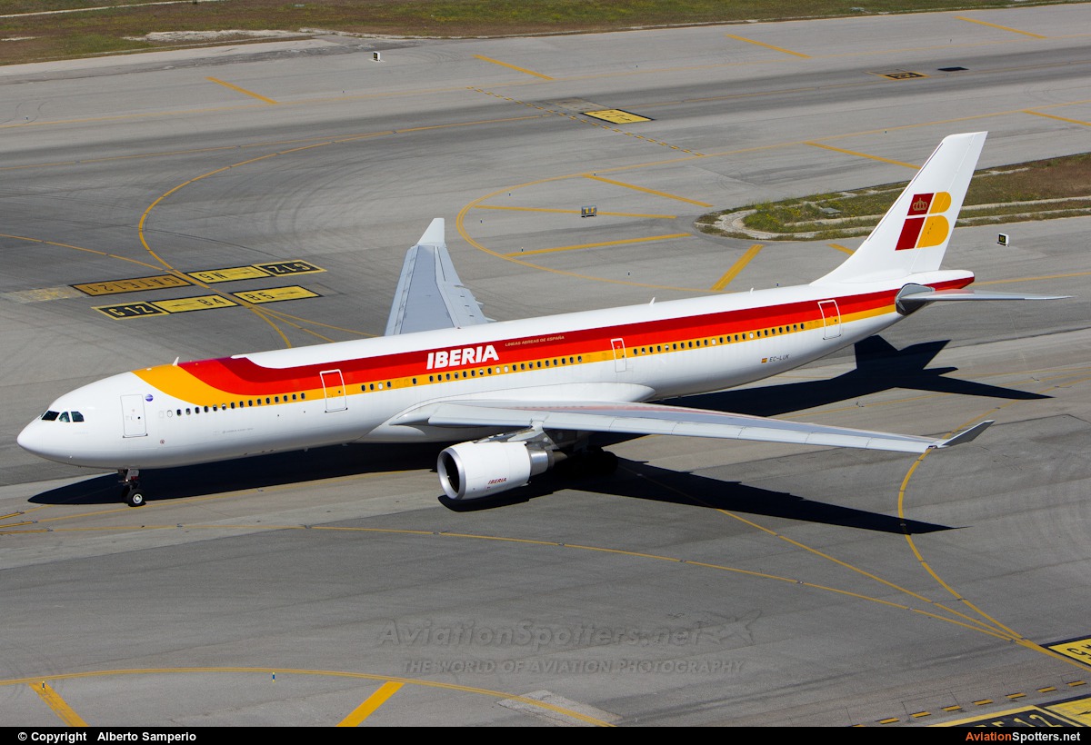 Iberia  -  A330-300  (EC-LUK) By Alberto Samperio (albert.sg)