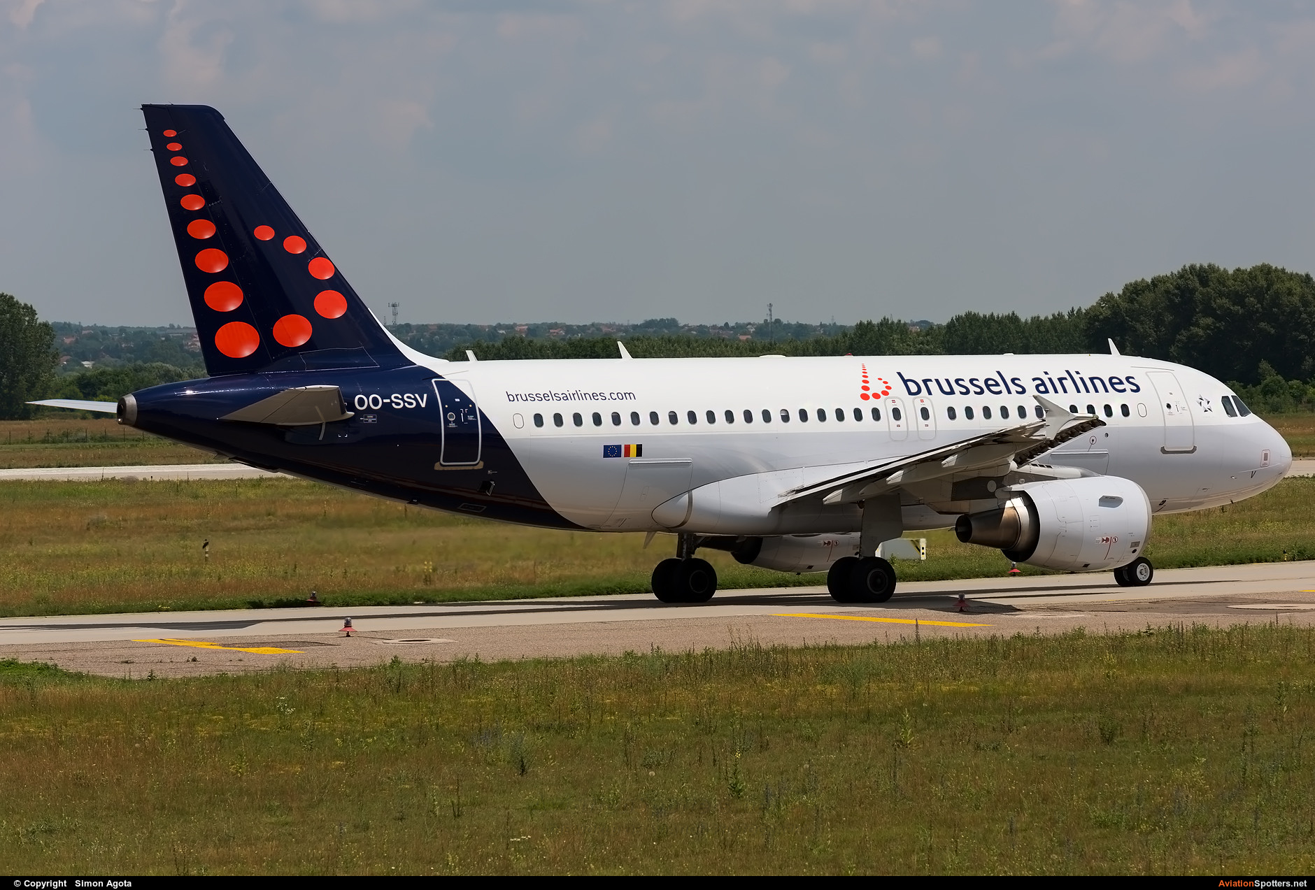 Brussels Airlines  -  A319  (OO-SSV) By Simon Agota (goti80)