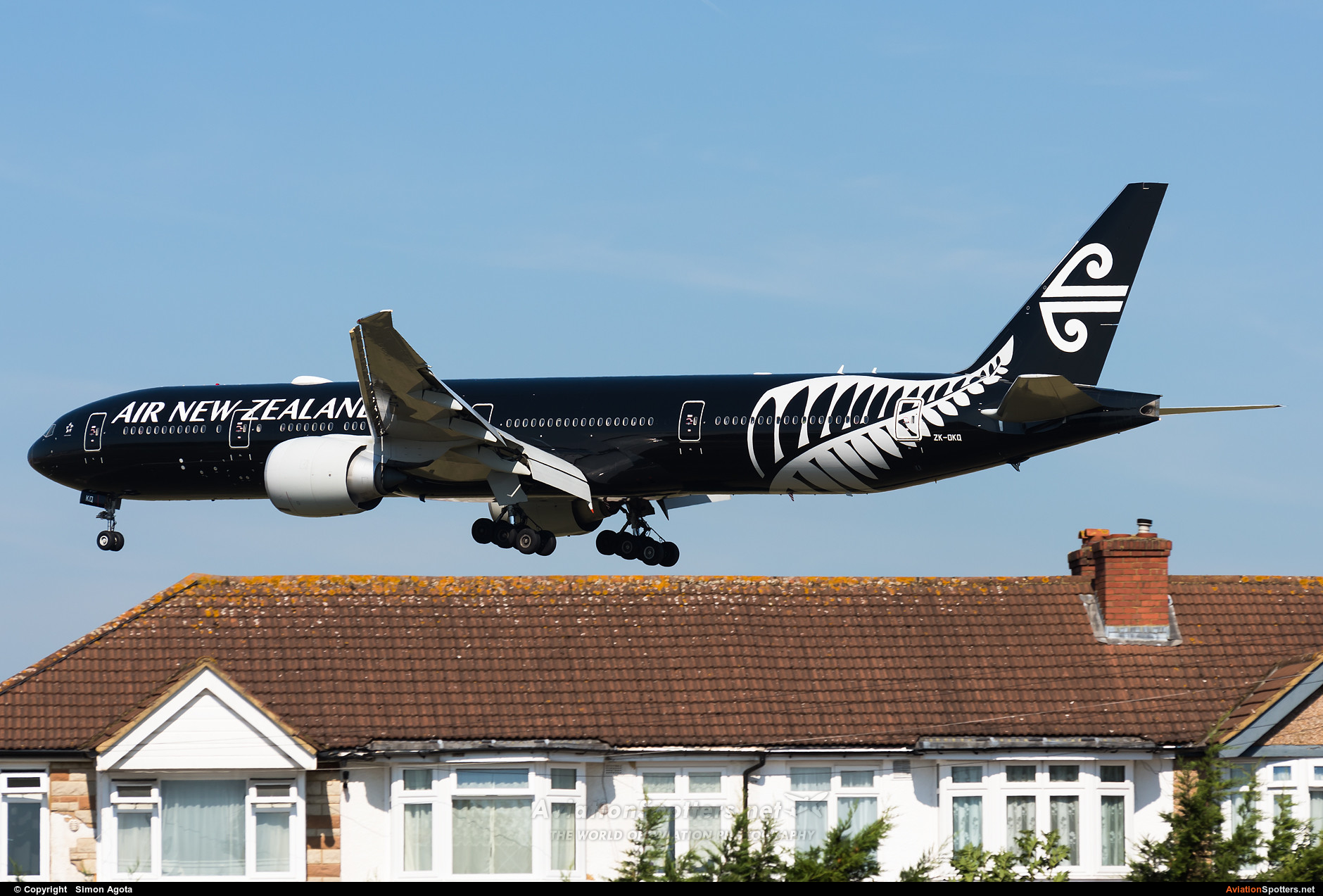 Air New Zealand  -  777-300ER  (ZK-OKQ) By Simon Agota (goti80)