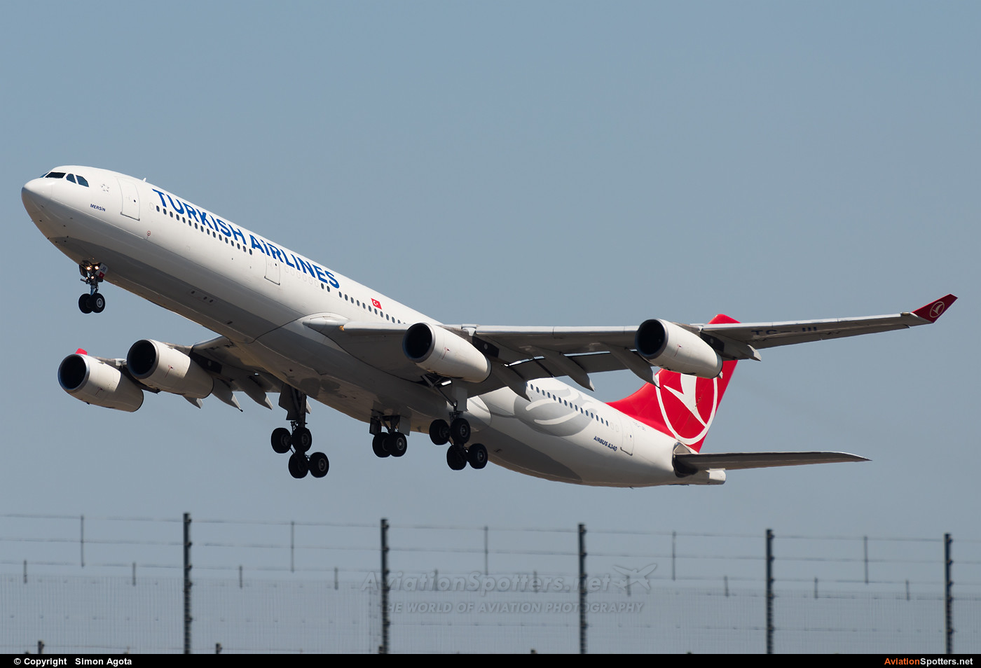 Turkish Airlines  -  A340-300  (TC-JII) By Simon Agota (goti80)