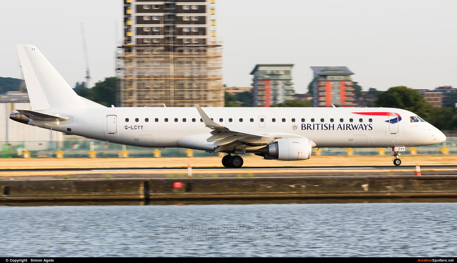British Airways - City Flyer  -  190  (G-LCYY) By Simon Agota (goti80)