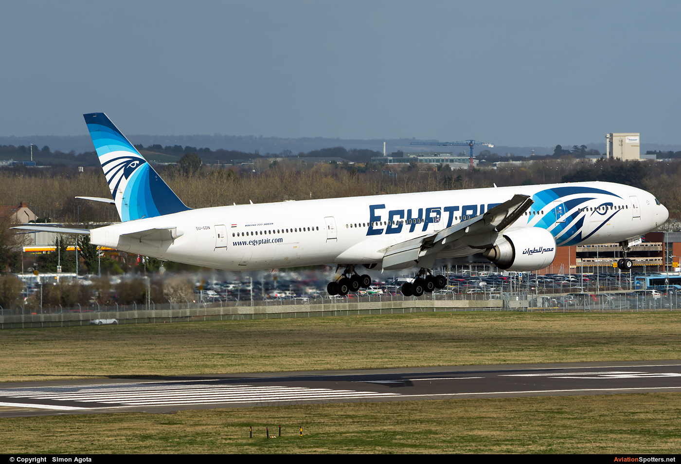 Egyptair  -  777-300ER  (SU-GDN) By Simon Agota (goti80)