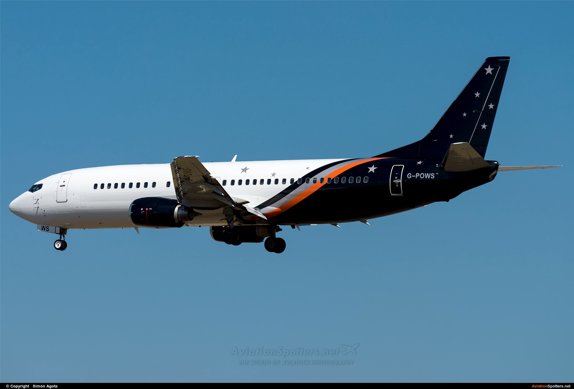 Titan Airways  -  737-400  (G-POWS) By Simon Agota (goti80)