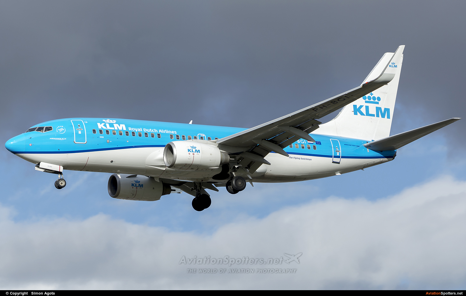 KLM  -  737-700  (PH-BGI) By Simon Agota (goti80)