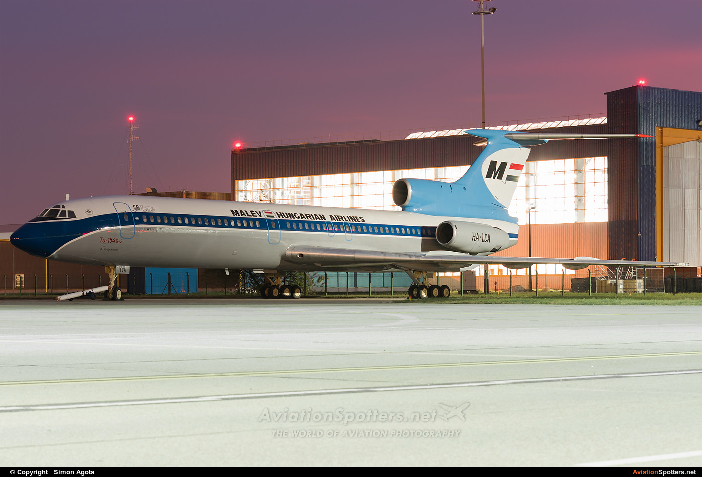 Malev  -  Tu-154B  (HA-LCA) By Simon Agota (goti80)