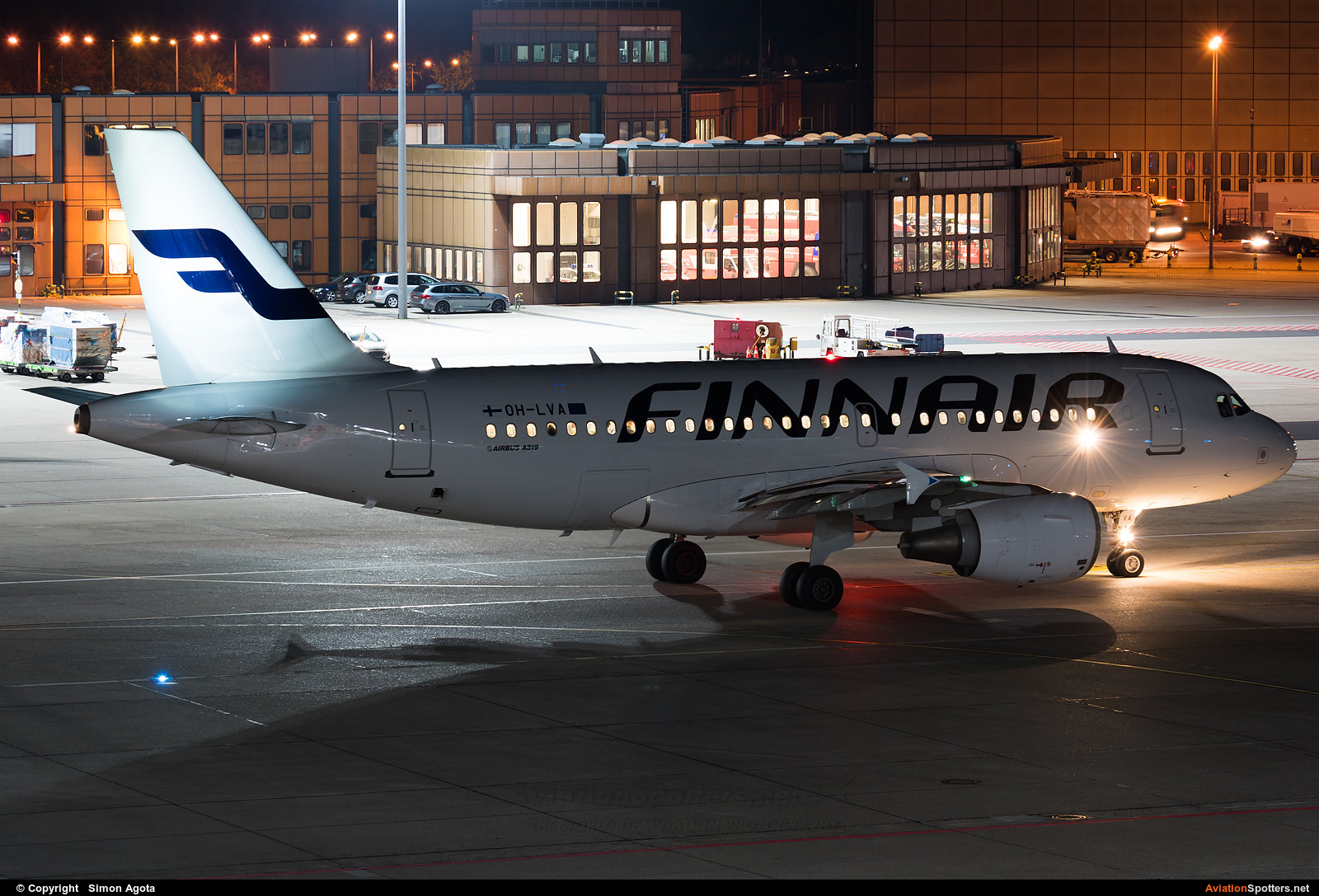 Finnair  -  A319  (OH-LVA) By Simon Agota (goti80)