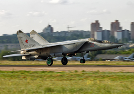 Mikoyan-Gurevich - MiG-25RU (32 RED) - SergeyL