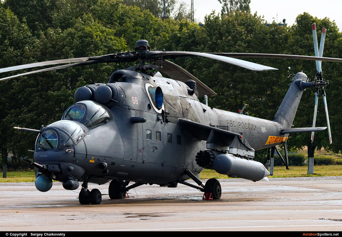 Russia - Air Force  -  Mi-35M  (68 WHITE) By Sergey Chaikovskiy (SergeyL)