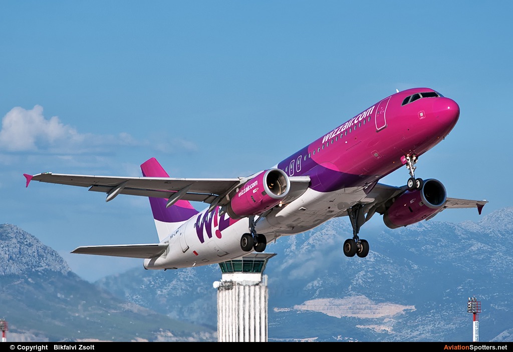 Wizz Air  -  A320-232  (HA-LWH) By Bikfalvi Zsolt (Floyd)