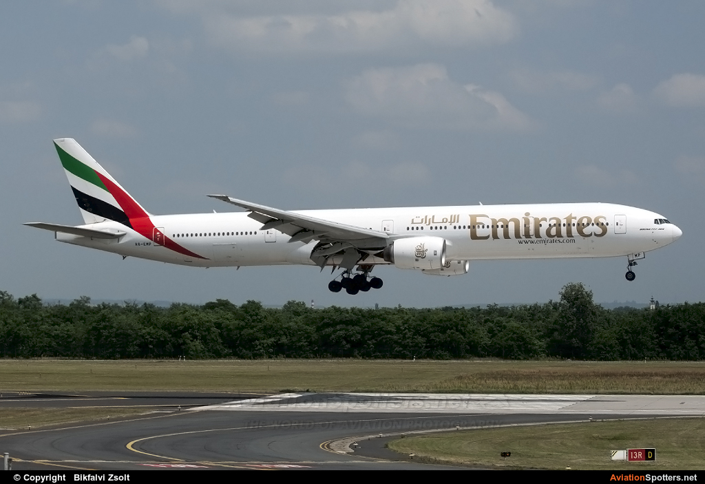 Emirates Airlines  -  777-300  (A6-EMP) By Bikfalvi Zsolt (Floyd)