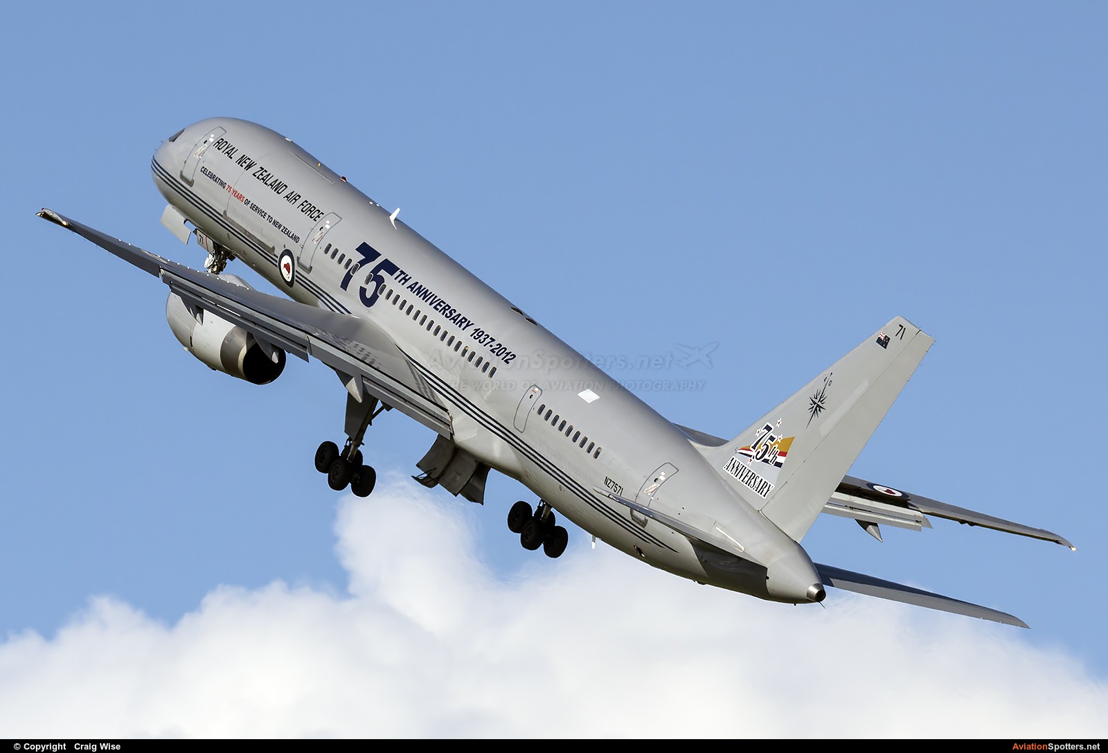 New Zealand - Air Force  -  757-200  (NZ7571) By Craig Wise (Tigger Bounce)