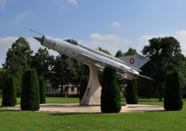Mikoyan-Gurevich - MiG-21bis (502) - vargagyuri