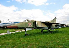 Mikoyan-Gurevich - MiG-27 (05) - vargagyuri
