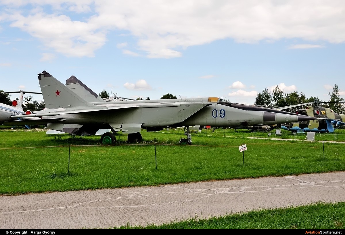 Soviet Air Force  -  MiG-25R (all models)  (09) By Varga György (vargagyuri)
