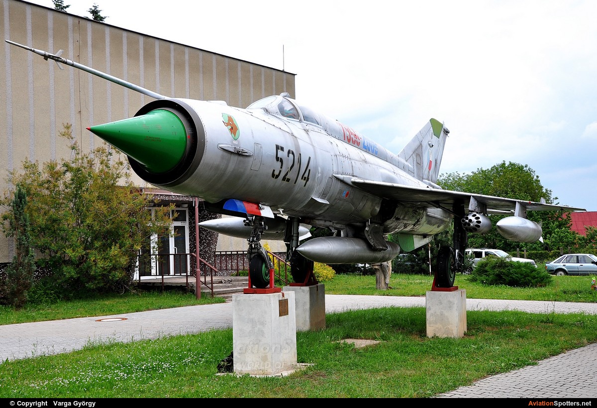 Czech - Air Force  -  MiG-21MF  (5214) By Varga György (vargagyuri)