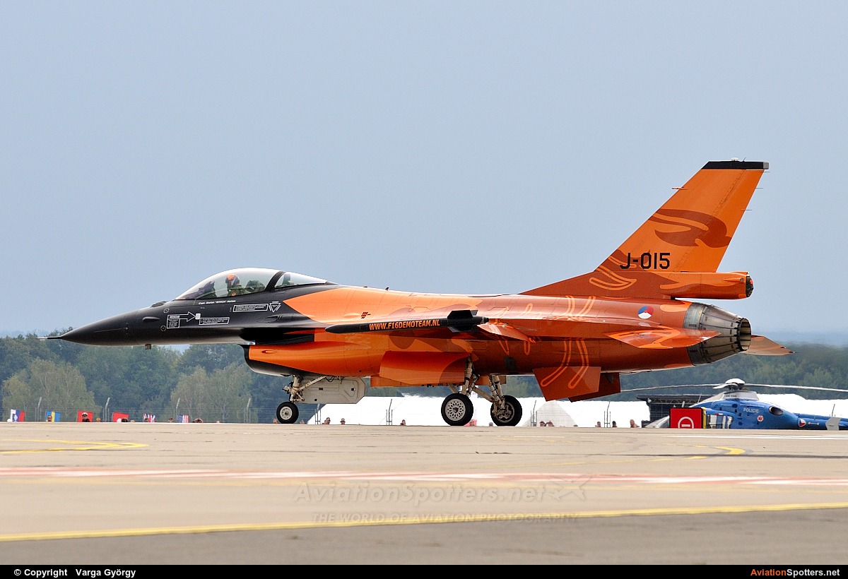 Netherlands - Air Force  -  F-16AM Fighting Falcon  (J-015) By Varga György (vargagyuri)