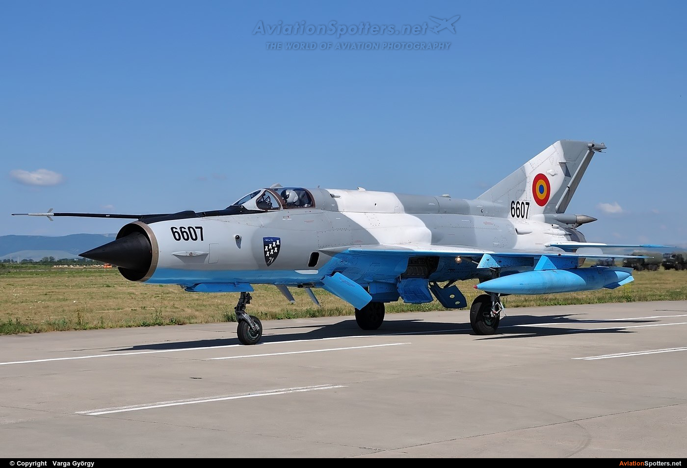 Romania - Air Force  -  MiG-21 LanceR C  (6607) By Varga György (vargagyuri)