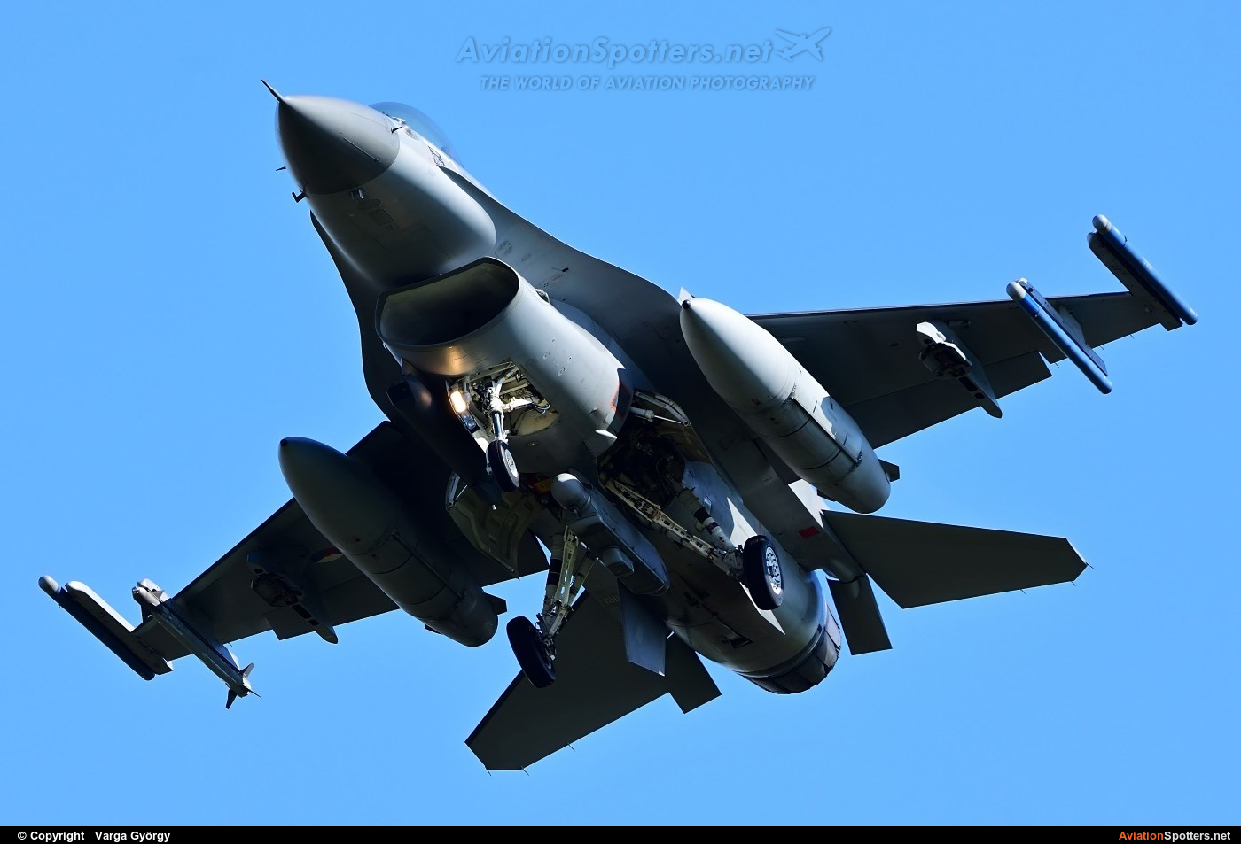 Netherlands - Air Force  -  F-16AM Fighting Falcon  (J-016) By Varga György (vargagyuri)