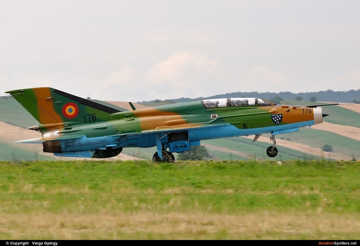 Romania - Air Force  -  MiG-21 UM  LanceR B  (176) By Varga György (vargagyuri)