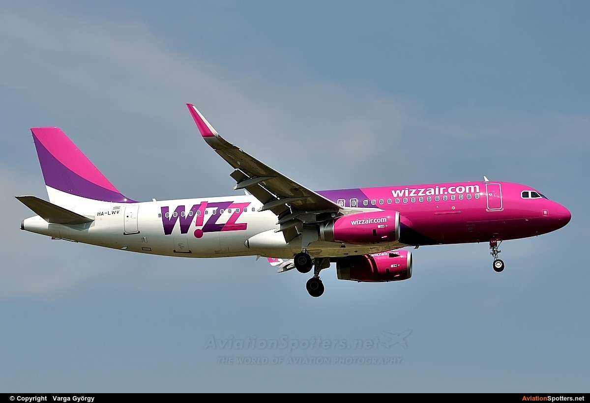 Wizz Air  -  A320-232  (HA-LWV) By Varga György (vargagyuri)