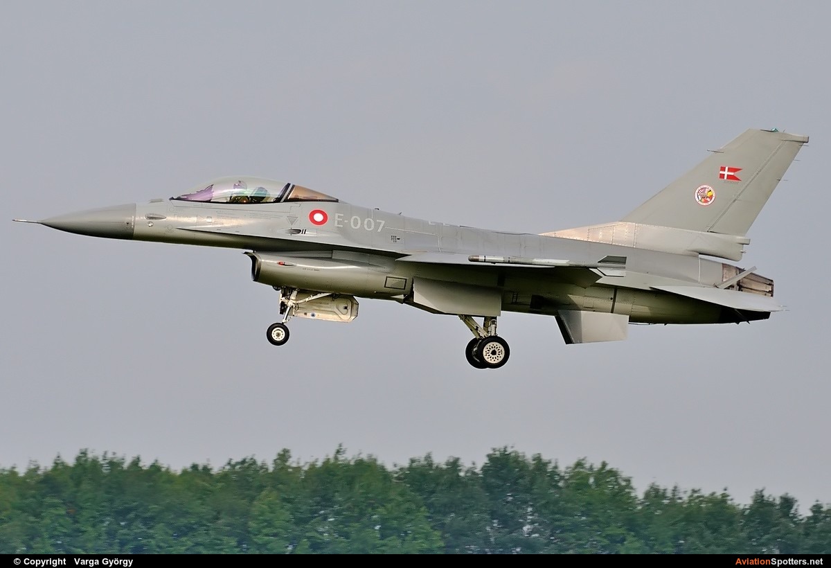 Denmark - Air Force  -  F-16AM Fighting Falcon  (E-007) By Varga György (vargagyuri)