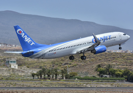 Boeing - 737-800 (C-FYQN) - Moises Mendoza
