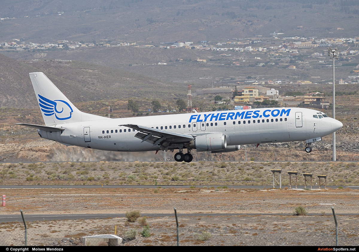   737-400  (9H-HER) By Moises Mendoza (Moises Mendoza)