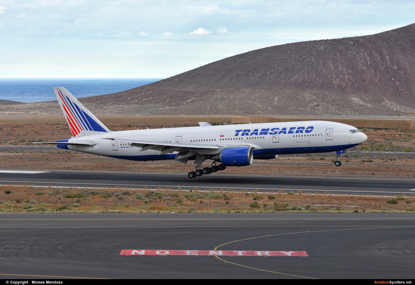 Transaero Airlines  -  777-200ER  (EI-UNT) By Moises Mendoza (Moises Mendoza)