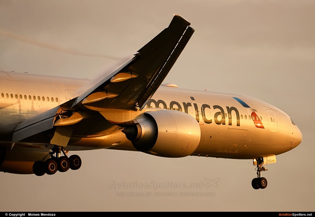 American Airlines  -  777-300ER  (N728AN) By Moises Mendoza (Moises Mendoza)