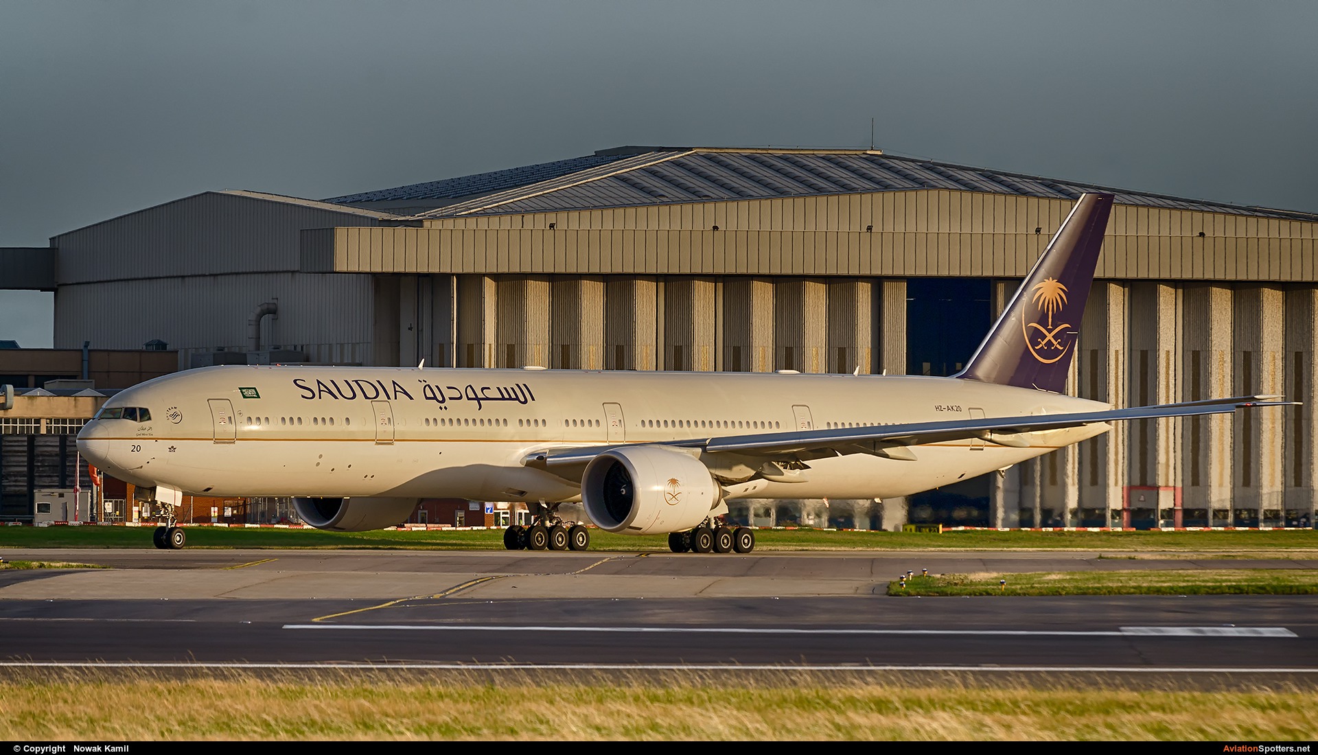 Saudi Arabian Airlines  -  777-300ER  (HZ-AK20) By Nowak Kamil (kretek)