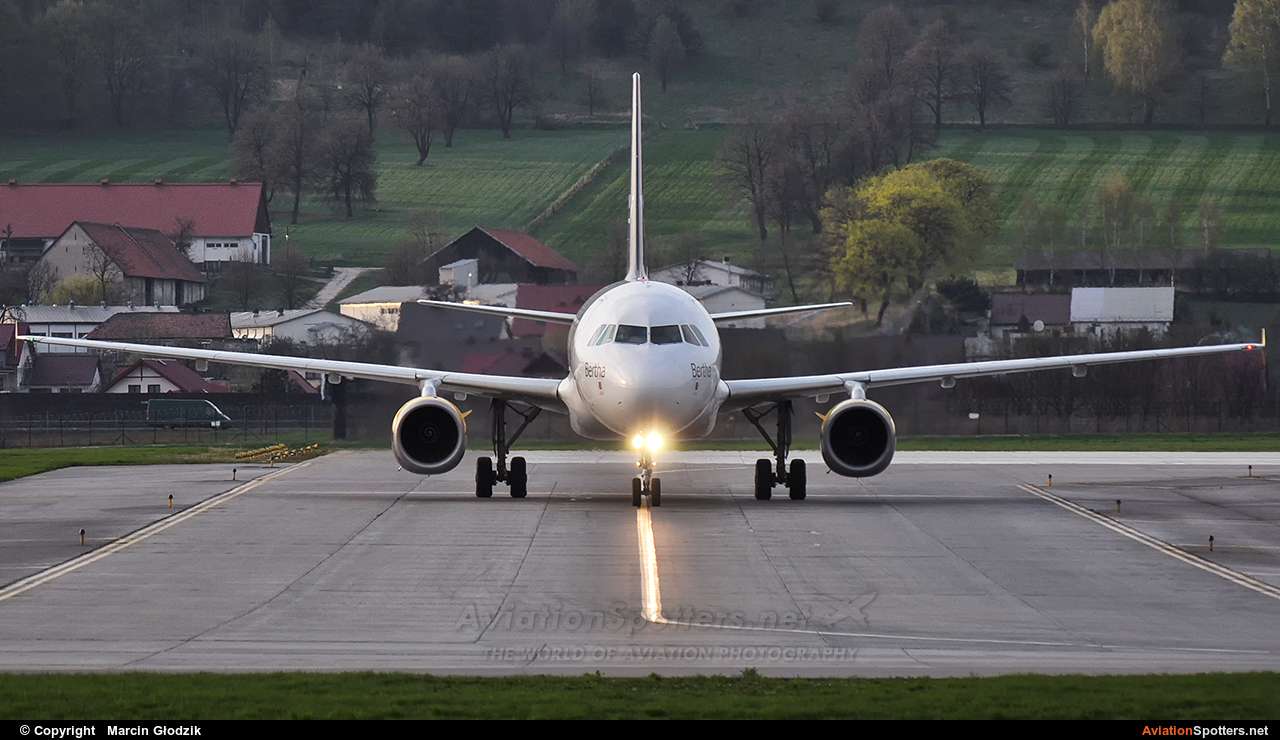 Nesma Airlines  -  A320-232  (SU-NMA) By Marcin Głodzik (viking)